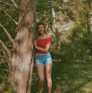 Meet your Posher, Katelyn